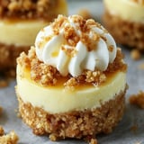 Ein Dessert mit Sahnehaube.